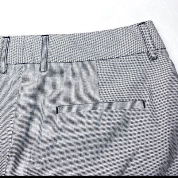 Express Editor Black and White Houndstooth Pleated Cuffed Shorts - Picture 3 of 14